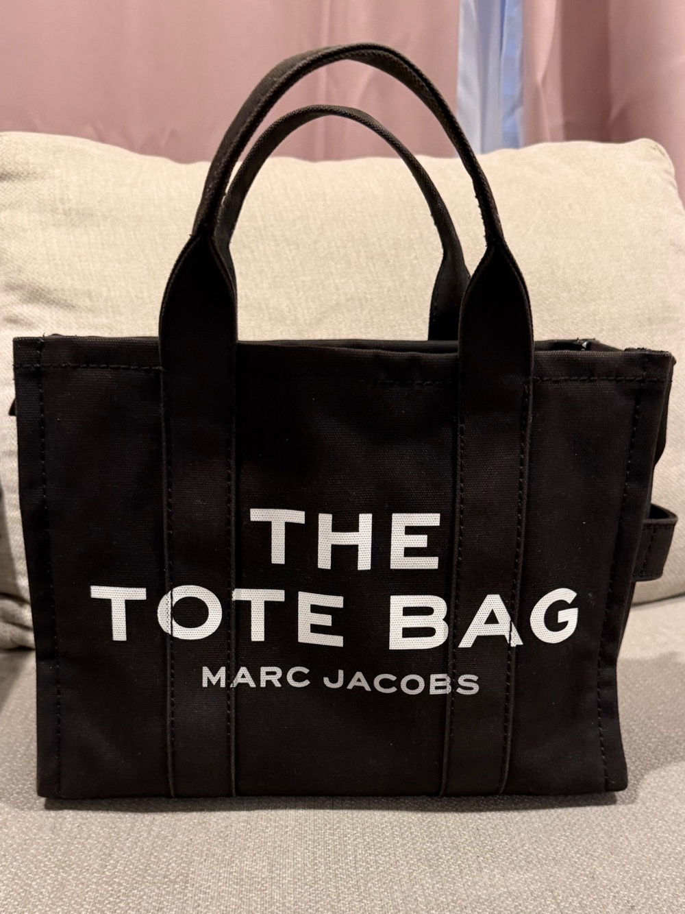 Well loved. Marc Jacob - The Tote Bag - Black - Medium
